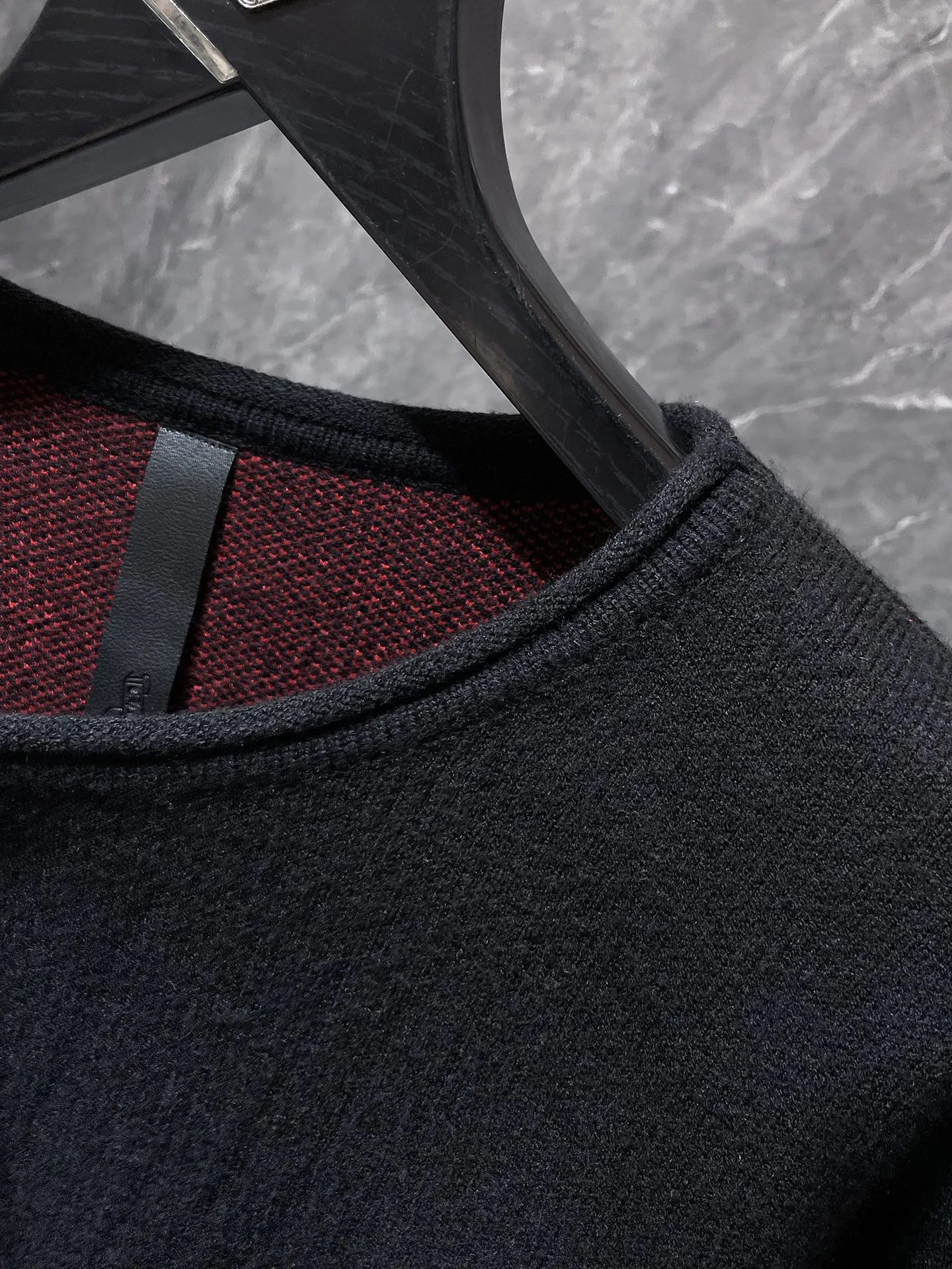 P256 Chrome Hearts 🍁Autumn and winter sweater series🍁 New autumn and winter red cross patent leather red flower arm sweater. Selected high-quality wool blended knitted high-quality fabrics. Embroidery➕leather. Non-market ordinary version. Recommended color: black